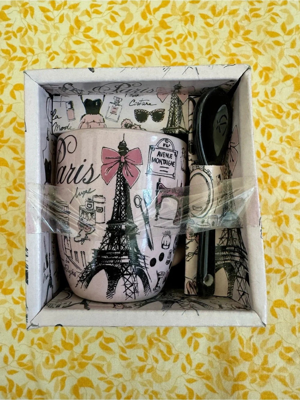 NWT. Paris Glamour Ceramic Mini-Mug/Espresso with Spoon Set. Original Packaging.